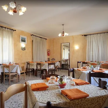 Ristorante Roma מלון *